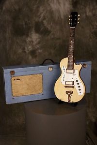 original 1964 AIRLINE 7214 BLUE amp-in-case GOLD guitar + manual tremolo effect!