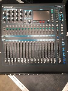Allen & Heath QU16 Chrome With AR84 Stagebox Digital Mixer