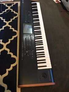 Korg Kronos-88 Keyboard Synthesizer Great Condition Barely Used!
