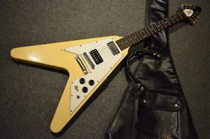 Gibson Flying V 1991 White with Soft Case V-shape E-Guitar Free Shipping