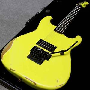 Charvel USA Custom Shop San Dimas 2006 Relic Stratocaster Type Yellow E-Guitar
