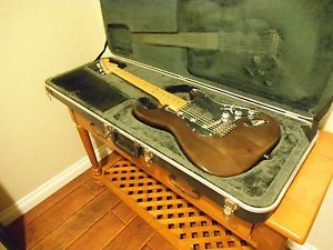 2002 USA HIGHWAY ONE WALNUT FENDER STRATOCASTER ELECTRIC GUITAR