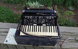1930's EXCELSIOR MODERN CONCERT MULTI GRAND ACCORDION MADE IN U.S.A 120 BASES