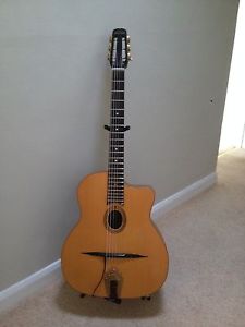 Moustache petit-bouche gypsy jazz guitar