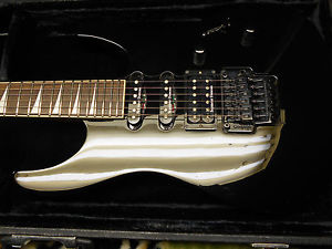 Jackson DK2,MIJ,Alder,HSS Seymour Duncans,JT580,w/H'case,Near Mint cond RRP$1999