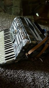 Vintage Castiglione Serie 408 Accordion