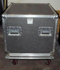 R&R Cases 10U Space Rack Roadcase Rolling Flight Case NEAR MINT CONDITION R & R