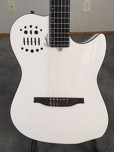 Godin Multiac Nylon SA  Electric/Acoustic Guitar