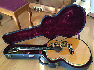 2003 NEW Gibson SJ-200 Vine Custom Built Guitar in Original Case - Beautiful