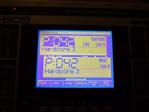 Roland MC-909 Groovebox. Stellar condition w/manual and recently replaced pads!