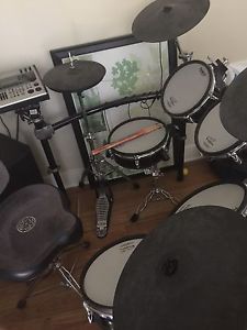 Lightly Used Roland To-20 V Drum Kit Black