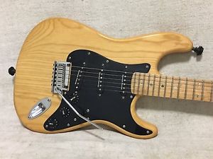 2004 Fender Stratocaster Guitar Lite Ash Body Maple Neck Seymour Duncan Korea