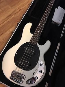 Music Man Stingray Bass SLO Special Edition HH White