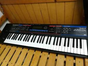Roland JUNO-Di 61 Key Synthesizer w/Case Working Properly 2011 Free Shipping