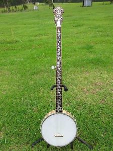 Banjo.. Long Neck custom "Sholo"