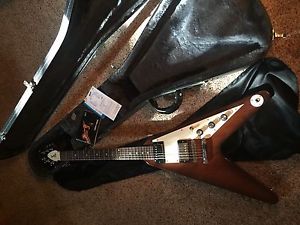 Gibsin Flying V Guitar Mahonany w white pick guard.