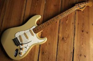 EXTREMELY RARE VINTAGE 1984 HOHNER STRATOCASTER MADE IN JAPAN BEAUTIFUL COLOR