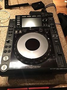 Pioneer CDJ-2000 NXS DJ Turntable