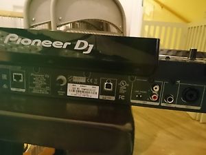 Pioneer XDJ-RX Digital DJ Controller with power cord