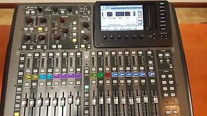 Behringer X32 Compact