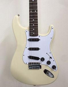 Fender Japan Stratocaster ST72US/SC Normal Condition With Soft Case White