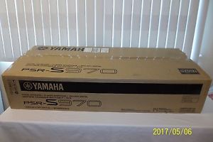 Yamaha PSR-S970 61-Key Arranger Workstation w/ Built-In Speakers
