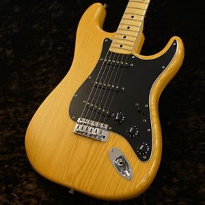 Fender VINTAGE Stratocaster 1979-80 Electric Guitar Free shipping