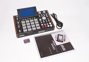 Akai MPC 1000, 128MB RAM, 80GB Internal HD, XLCD Screen, Pad Upgrade, Wood Sides
