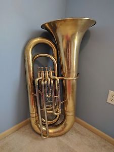 Yamaha YBB-321 4valve BBb tuba w/ case