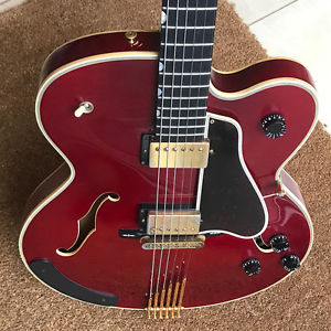 Gibson Electric Guitar, Chet Atkins Country Gentleman Signature, a Gem!!!