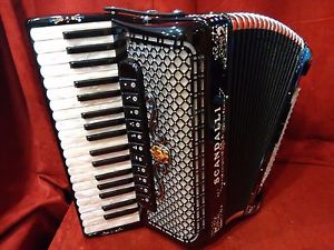 NEW Scandalli Piano Accordion Black Decorated Polifonico IX 37 96 4/5 LMMM Italy
