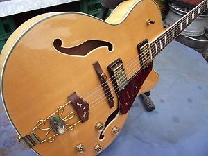 Crafter FEG 700/N electric jazz guitar