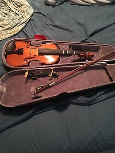1/2 sz Handcrafted Violin And Accessories