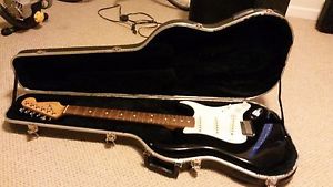 Fender American Stratocaster Electric Guitar 1998 +case nearly new FREE shipping