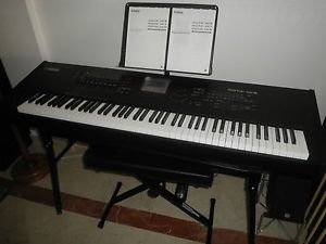 YAMAHA MOTIF XF8 SYNTHESIZER. PERFECT!