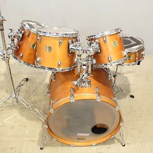 Yamaha Maple Custom Absolute 5 Piece Drumset