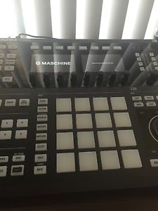 Native Instruments Maschine Studio (Black)