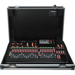 Behringer X32 Digital Mixer Tour Package ( Road Ready Case )