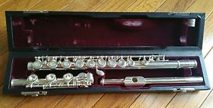 Yamaha YFL-481 STERLING SILVER OPEN HOLE  FLUTE EXCELLENT CONDITION