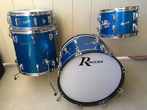 1966 ROGERS HOLIDAY DRUM SET, BLUE SPARKLE W MATCHING POWERTONE SNARE, EXC !