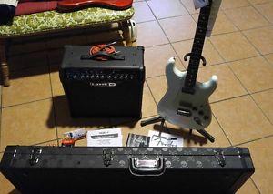 Fender Stratocaster Blacktop Guitar + Line6 amp + case + peddel