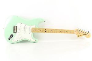 Fender Stratocaster SN. US15015411 6 String Right Handed Electric Guitar