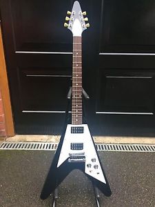 Gibson Flying V 1968 Reissue in Black with Hard case. '68  MINT