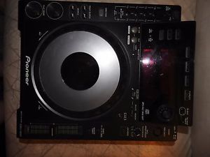 Pioneer Cdj900 with ethernet link, cd and usb capabilities