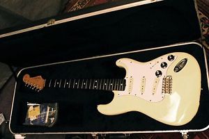 1987 Fender Stratocaster Vintage Olympic White 62RI Reissue ST62 Japan MIJ Case
