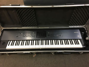 Korg Kronos 88 Kronos88 Key Keyboard Music Workstation W/Hard Case Used Japan