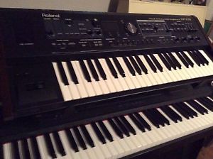 Roland VP-770 Excellent Condition The Red wood Ends are beautiful well preserved