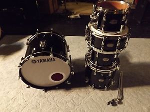 Yamaha Hybrid Maple Absolute Solid Black (5 Piece) New Demo [MA 830