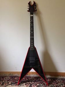 B.C. Rich JRV Icon With Hardshell Case