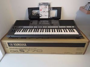 Yamaha PSR-S770 Portable Arranger Workstation Digital Keyboard